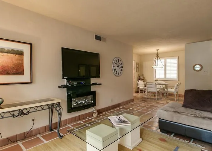 New Charming 1-bdrm In Old Town Ferienhaus