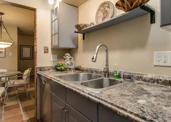 New Charming 1-bdrm In Old Town *