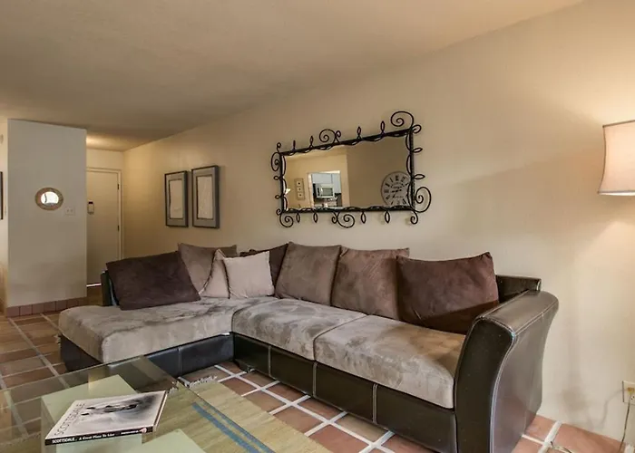 Ferienhaus New Charming 1-bdrm In Old Town *