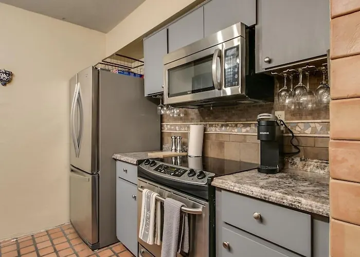 New Charming 1-bdrm In Old Town